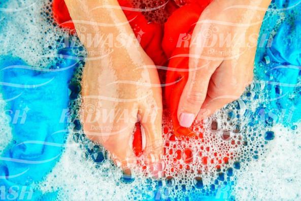 از دیگر مزایای پودر لباسشویی دستی خوشبو: