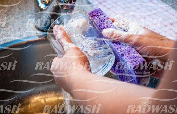 بررسی کیفی انواع مایع ظرفشویی